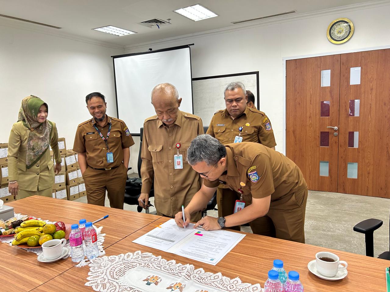 Patut Dijadikan Contoh, DPMPTSP Serahkan Arsip Statis Untuk yang Pertama Kalinya Foto : Ist