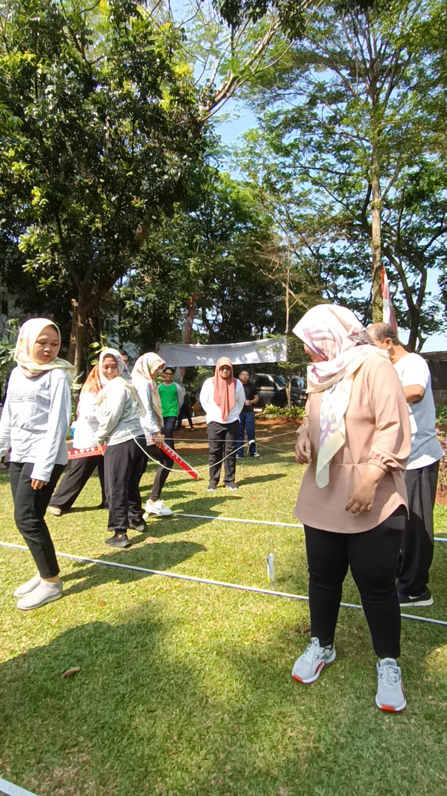 Perkuat Keakraban, DLH Tangsel Meriahkan Hari Kemerdekaan Dengan Sederet Lomba Seru Foto : Ist