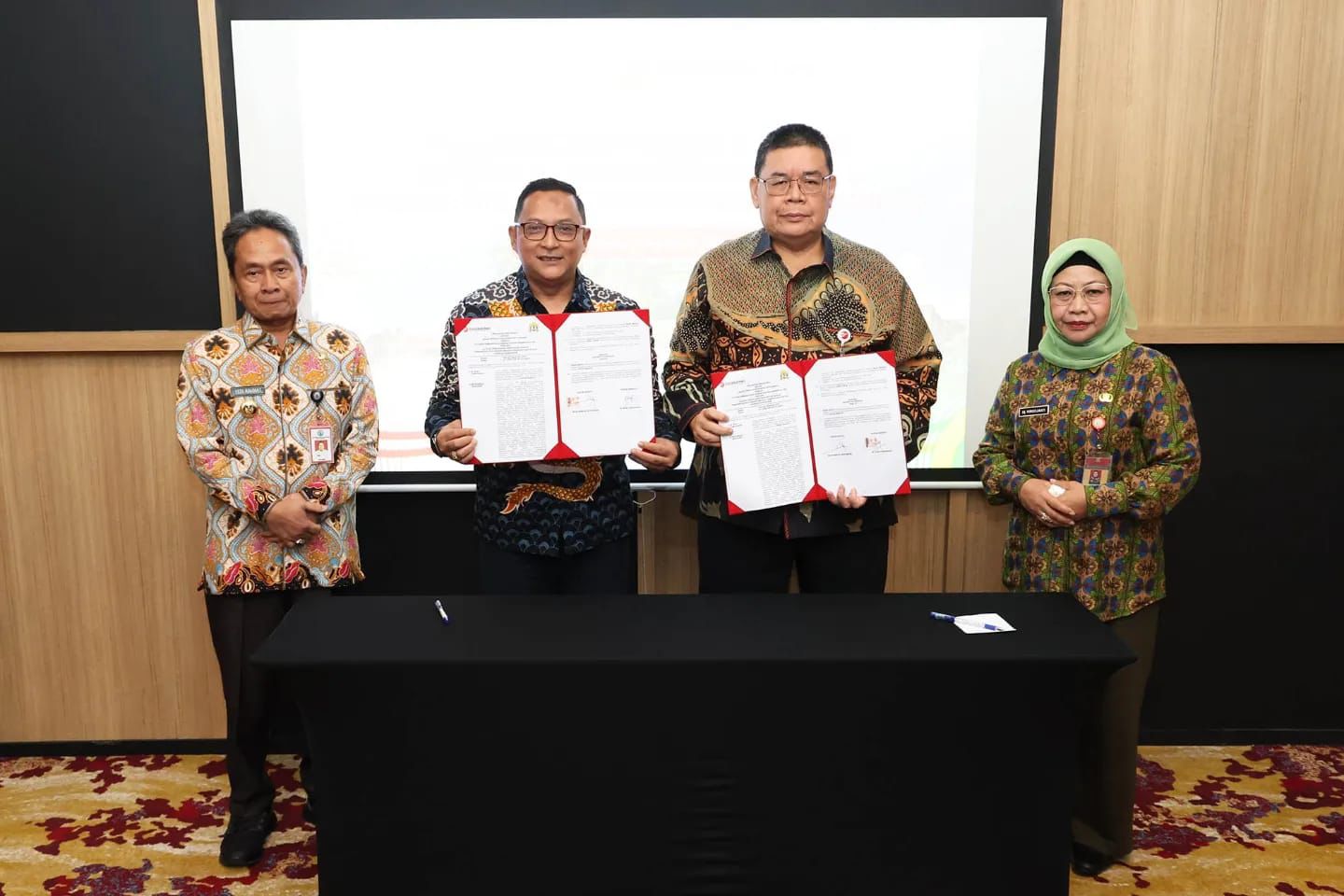 Plh Sekda Virgojanti Ajak Pemerintah Daerah Perkuat Bank Banten Foto : Humas Pemprov
