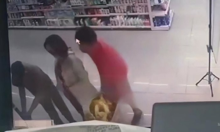 Polisi Selidiki Komplotan Pengganjal ATM di Minimarket Bogor Foto : Ist