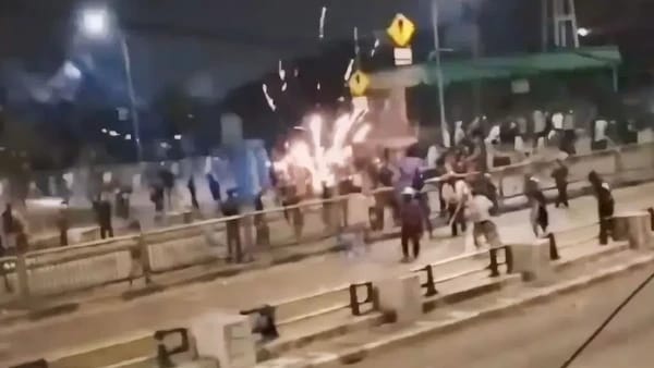 Polisi Terkena Air Keras saat Bubarkan Tawuran di Jaktim Foto : Ist