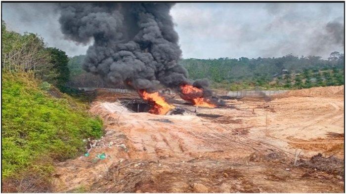 Produksi Minyak Cong Kembali Marak, IAW Tunggu Action Kapolda Sumsel Sumur bor ilegal yang terbakar.(ist)
