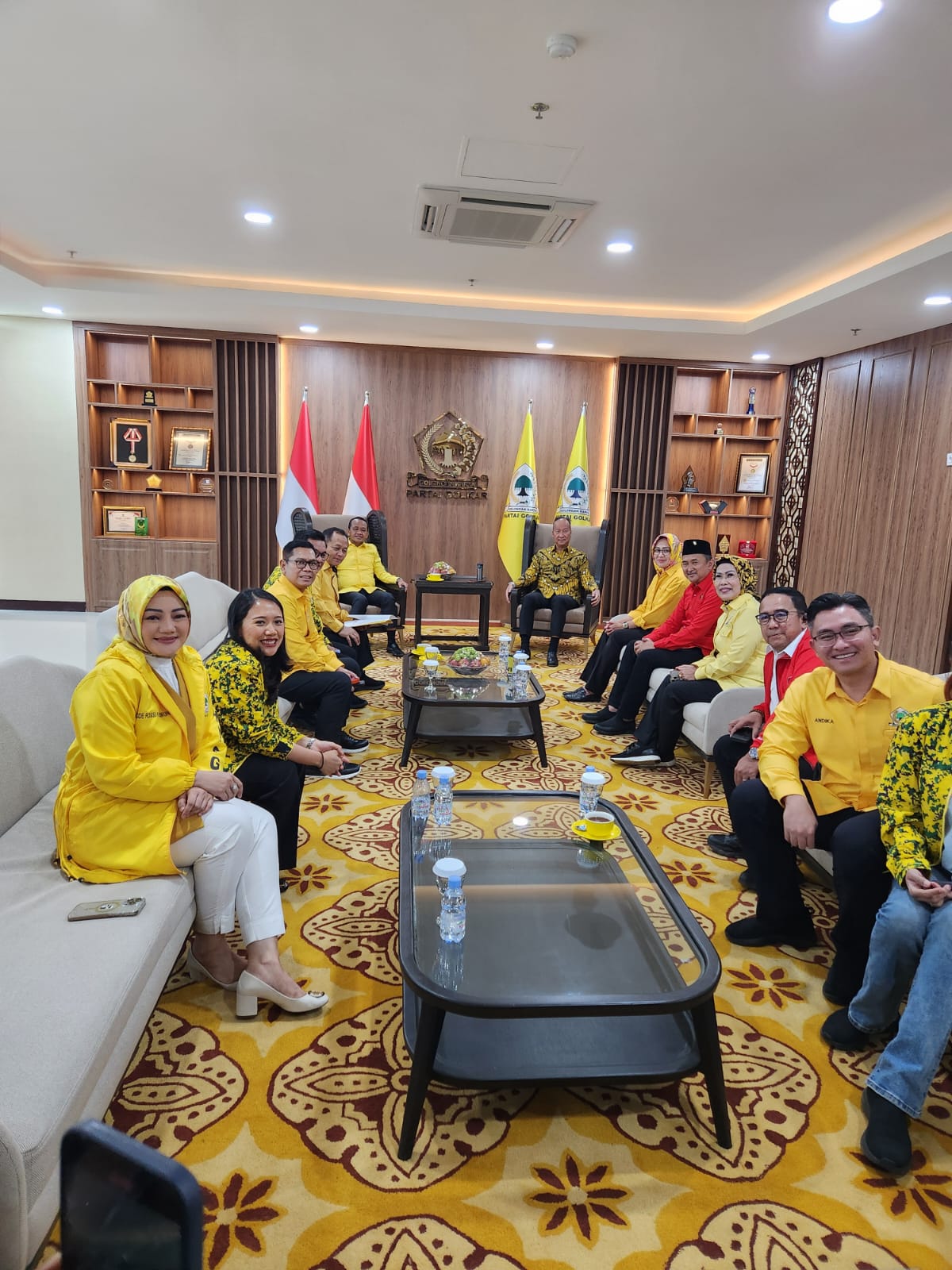 Putar Balik Arah Dukungan, Bahlil Sebut Airin Barang Bagus dan Anak Kandung Golkar Foto : Ist