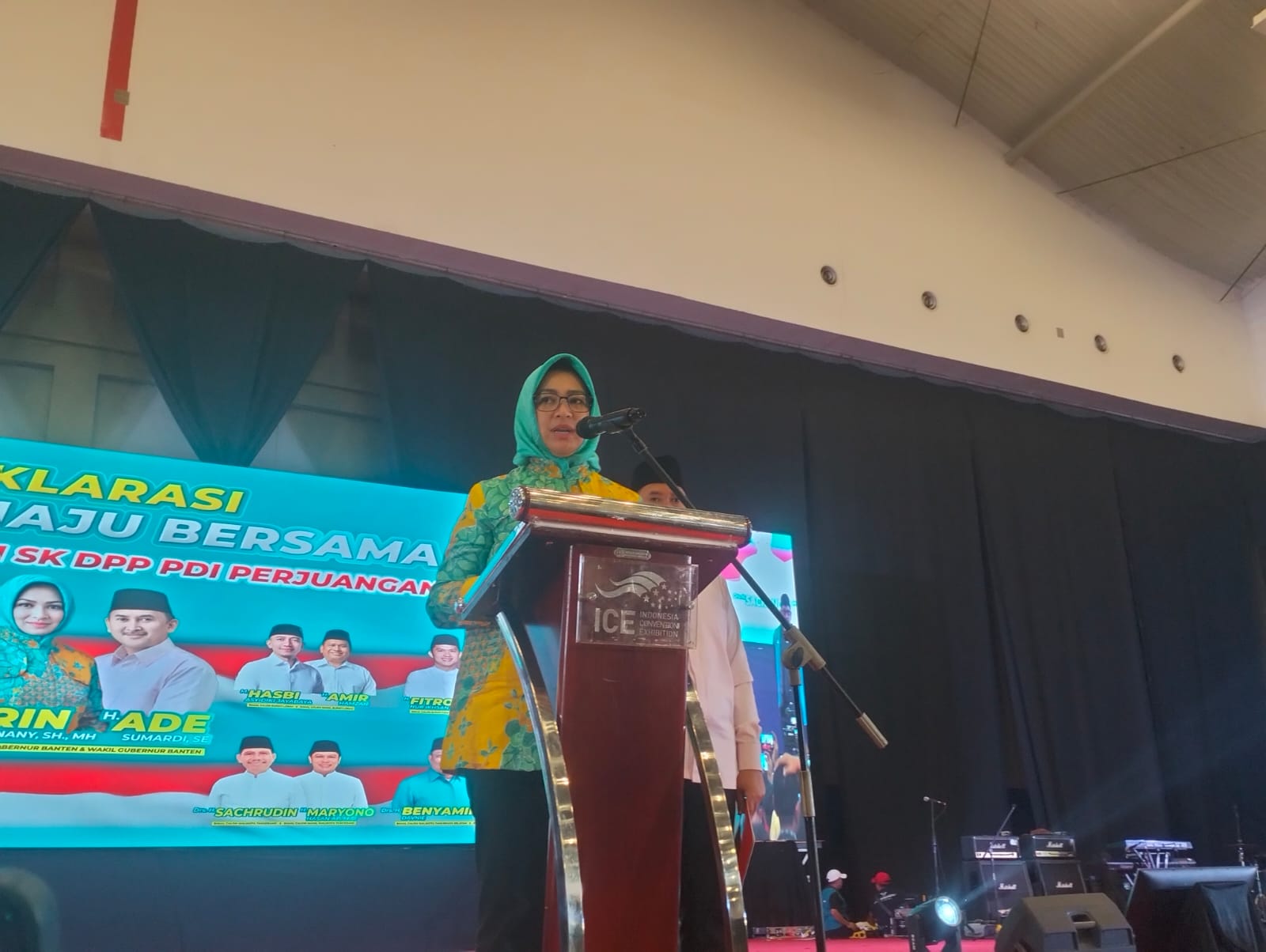 Resmi Usung Airin-Ade, PDI Perjuangan Sebut Putusan MK Jadi Hadiah Bagi Rakyat Foto : Ist