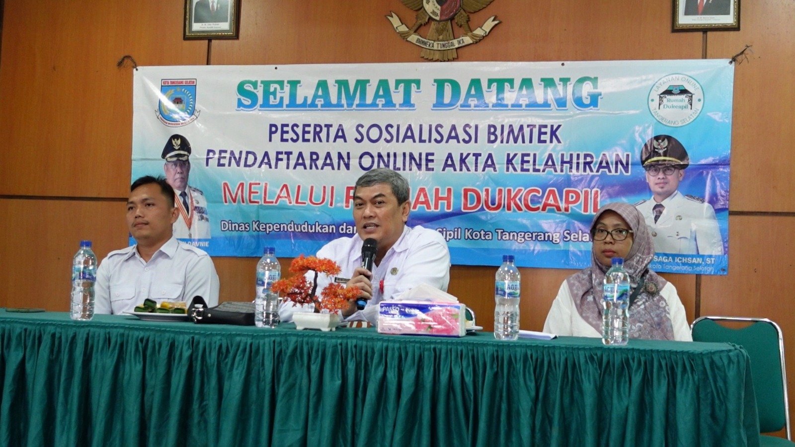 Tingkatkan Layanan, Disdukcapil Tangsel Pandu Masyarakat Urus Adminduk Secara Online Foto: Ist