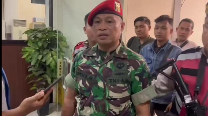 TNI Tegaskan Pria Berseragam Loreng yang Diadili di PN Tangerang Sudah Dipecat Foto : Ist