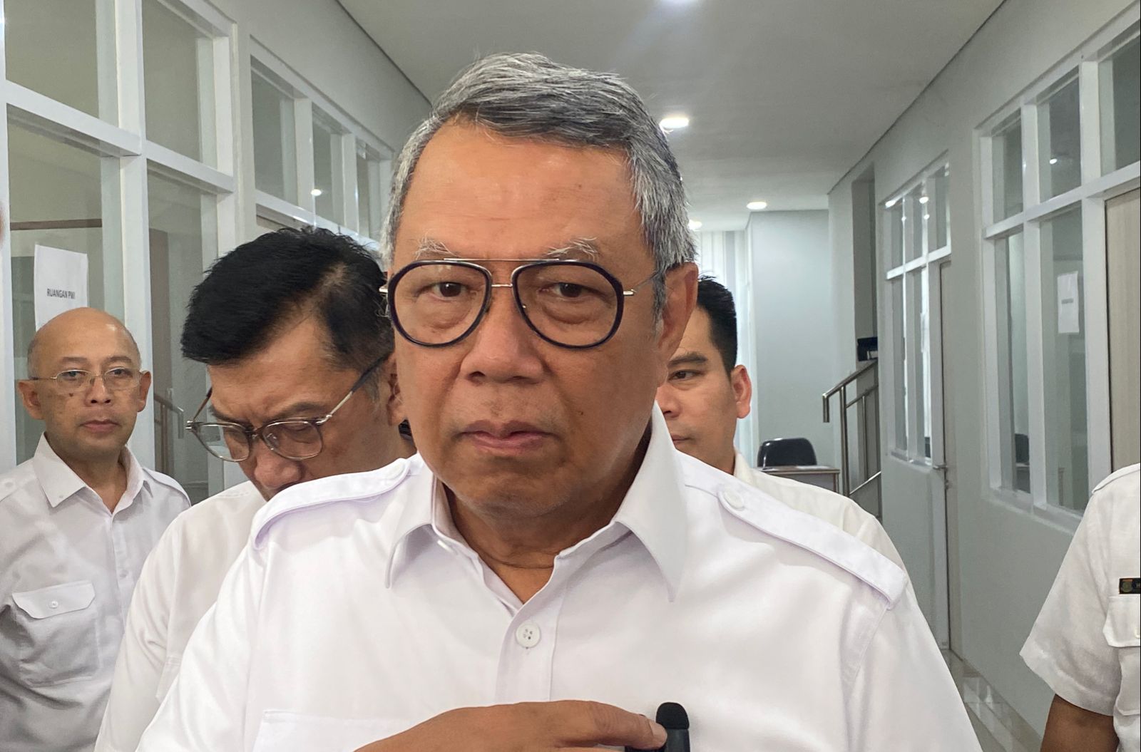 Trase Kedua MRT Ke Tangsel Tak Bikin Anggaran Bengkak Walikota Tangsel Benyamin Davnie menjelaskan Rencana kereta MRT Jakarta tersambung ke Tangsel masih terus diupayakan hingga sampai saat ini.