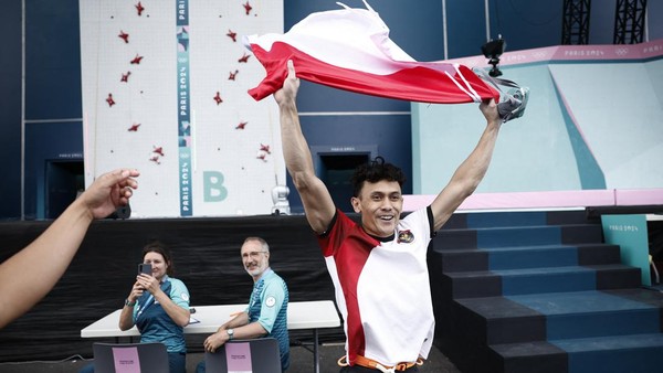 Veddriq Leonardo Rebut Medali Emas Pertama di Panjat Tebing Olimpiade 2024 Foto : Ist