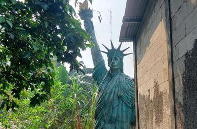 Viral! Ada Patung Liberty di Pondok Cabe, Begini Ceritanya Foto : Ist