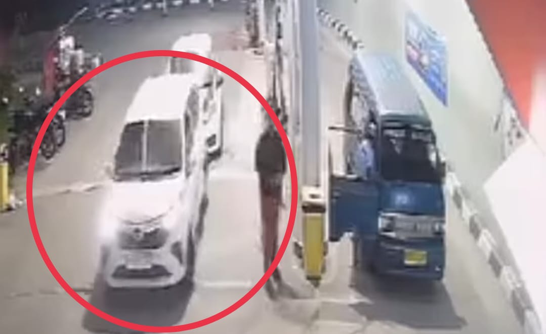 Viral Pengendara Mobil Kabur Usai Isi Bensin, Polisi Buru Pelaku Kendaraan mobil yang kabur usai mengisi bensin di stasiun pengisian bahan bakar di jalan Cabe Raya, Pamulang, Tangsel.(dra)