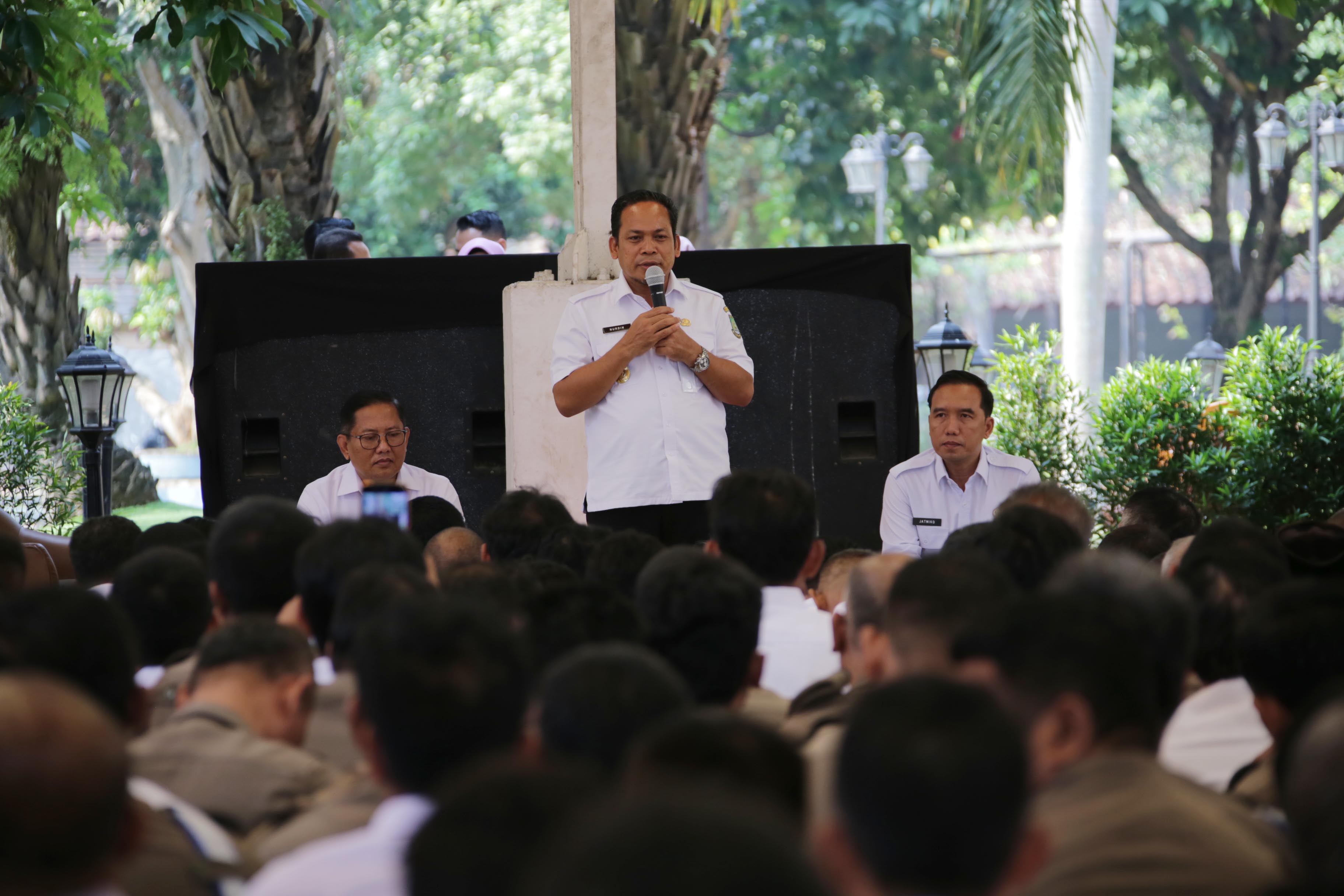 5.186 Pegawai Non ASN Akan Ikuti Seleksi PPPK Tahun 2024 ARAHAN. Penjabat (Pj) Wali Kota Tangerang, Nurdin memberikan arahan kepada pegawai honorer (K2), di Selasar Pusat Pemerintahan Kota (Puspemkot) Tangerang, Rabu (4/9).