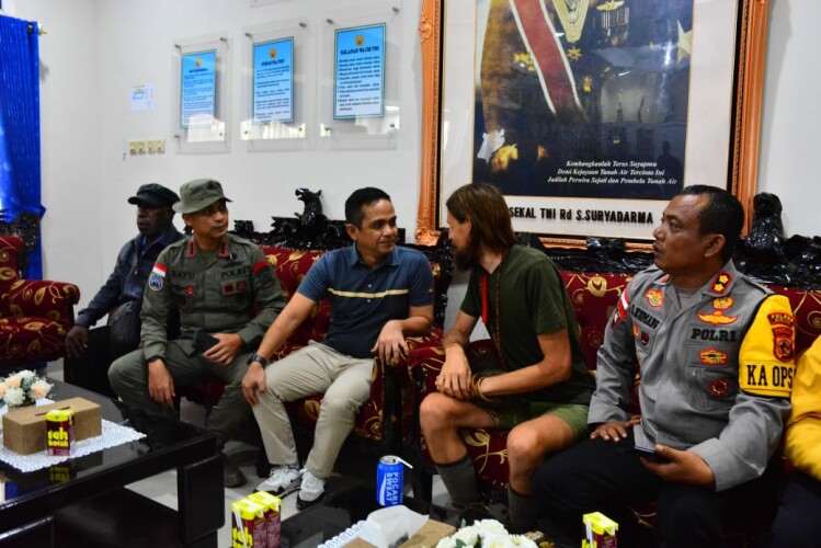Disandera 1.5 Tahun, Pilot Susi Air Philip Mehrtens Akhirnya Bebas Foto : Ist
