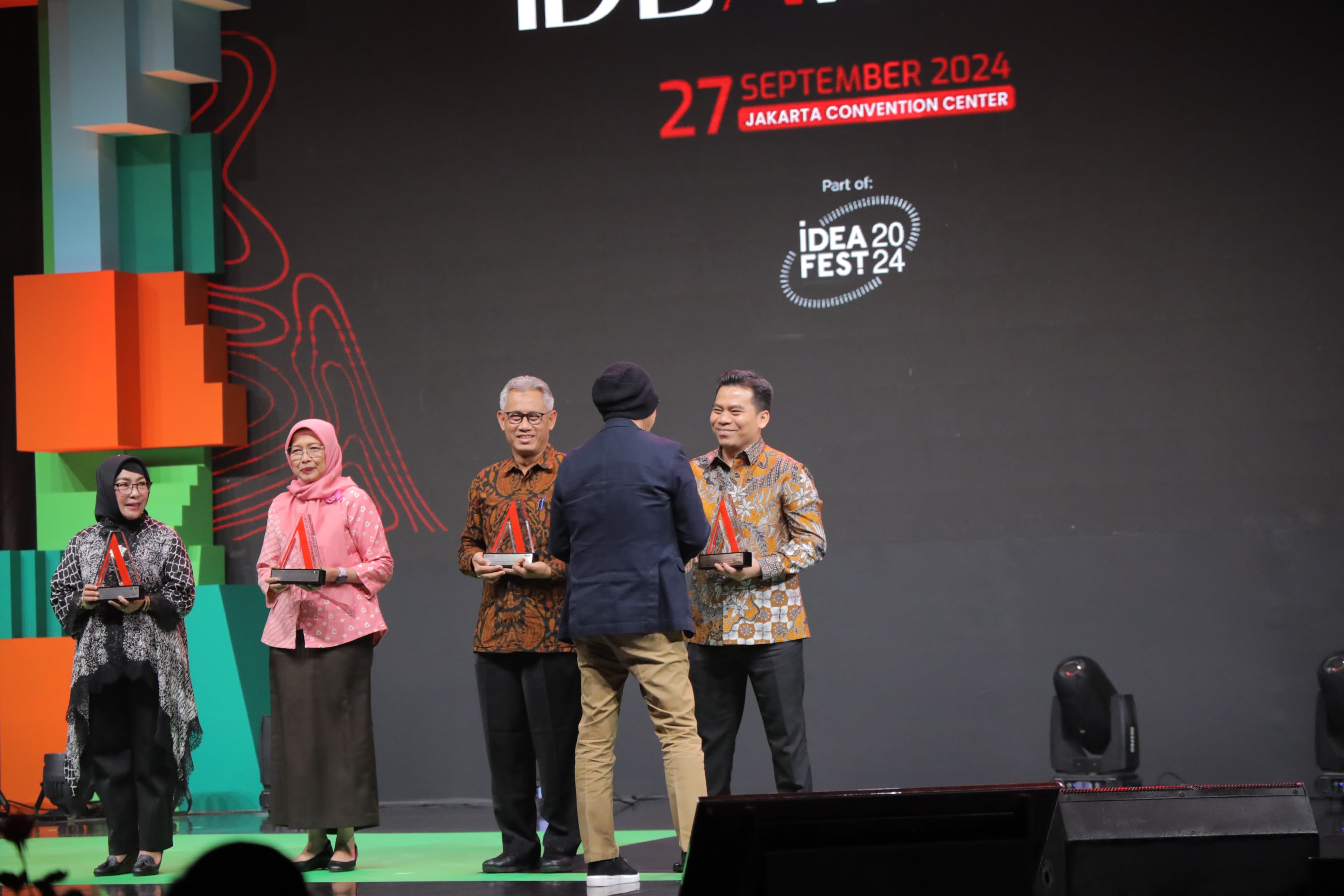 Diskominfo Tangsel Raih Penghargaan Inovasi Teknologi dan Pengembangan Infrastruktur Privat 5G Foto : Ist