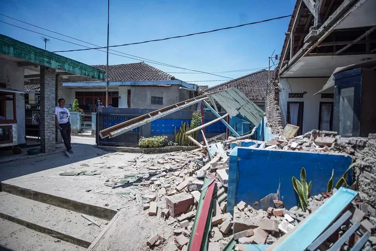 Gempa Di Kabupaten Bandung Rusak Ratusan Bangunan, 81 Orang Terluka Foto : Ist