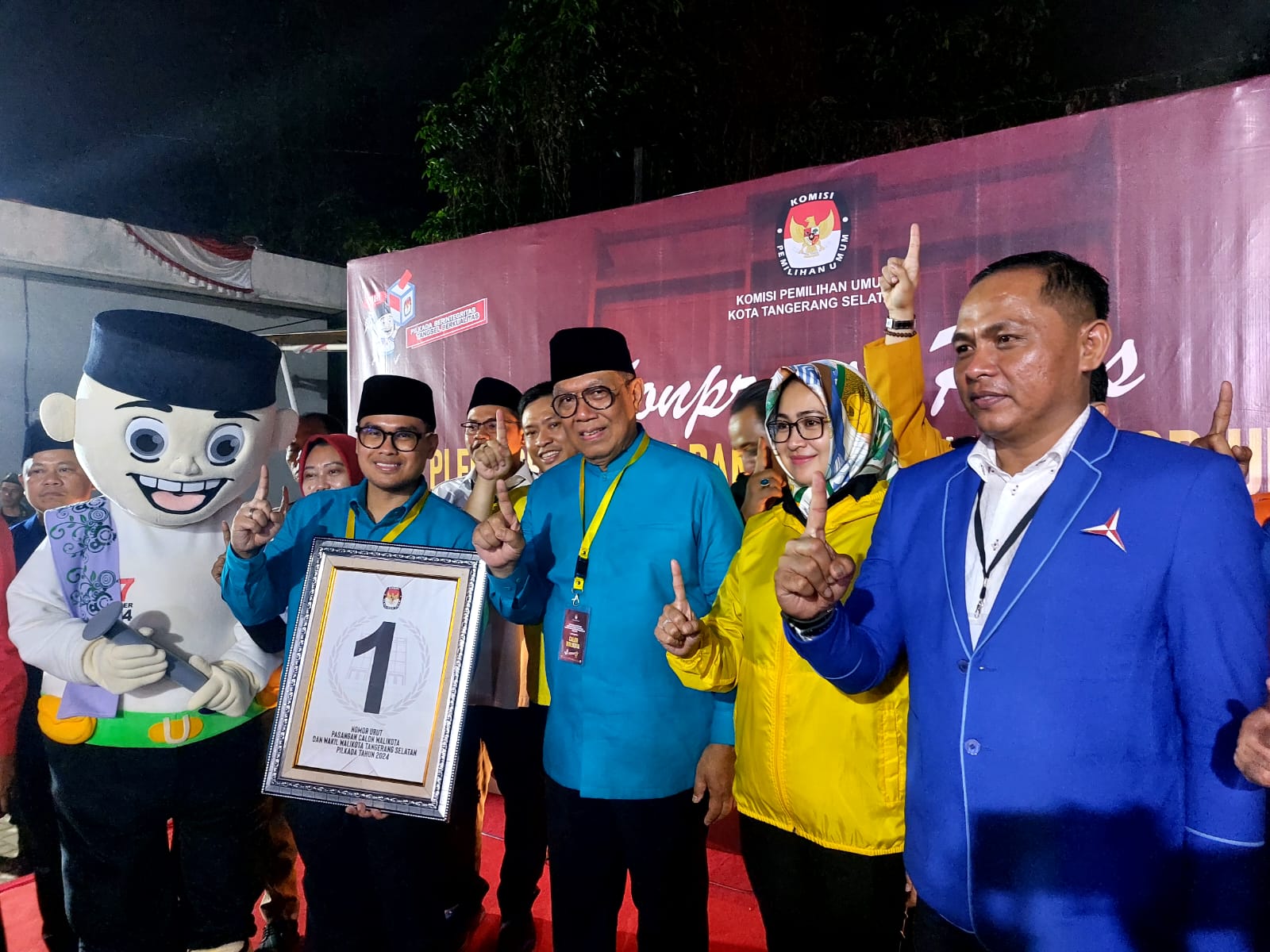 Hari Pertama Kampanye, Benyamin "Gaspol" Kunjungi 7 Titik Dalam Sehari Calon Wali Kota dan Wakil Wali Kota Tangsel Nomor Urut 1, Benyamin Davnie - Pilar Saga Ichsan. (tangselpos.id/rmn)