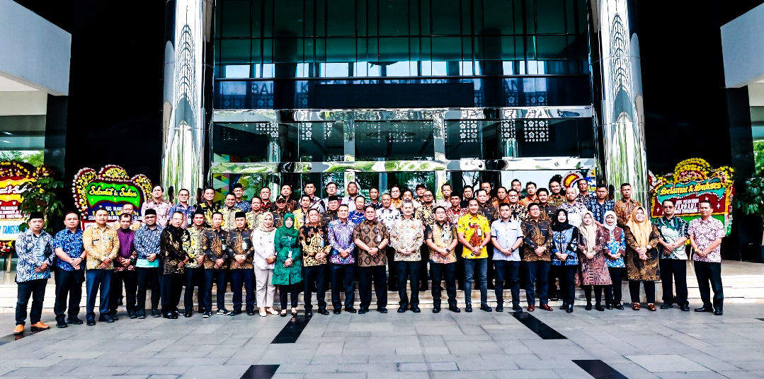 Kumpulkan Camat dan Lurah Se-Tangsel, Pjs Tabrani Tekankan Soal Netralitas ASN Selama Pilkada Tabrani mengumpulkan seluruh Camat dan Lurah se-Kota Tangerang Selatan (Tangsel), Kamis (26/9/2024). (tangselpos.id/rmn)