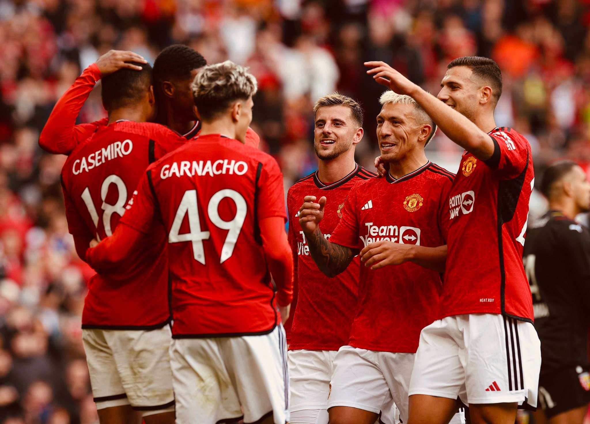 Liverpool Menelan Kekalahan, Chelsea, Man City, Man United Menang Skuad MU. Foto : Ist