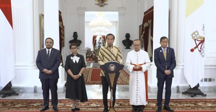 Paus Fransiskus Kunjungi Indonesia, Jokowi: RI-Vatikan Komit Jaga Perdamaian Foto : Ist
