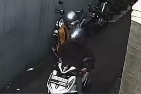 Penipu Bawa Kabur Motor saat COD di Serpong, Mengaku sebagai Polisi Foto : Ist