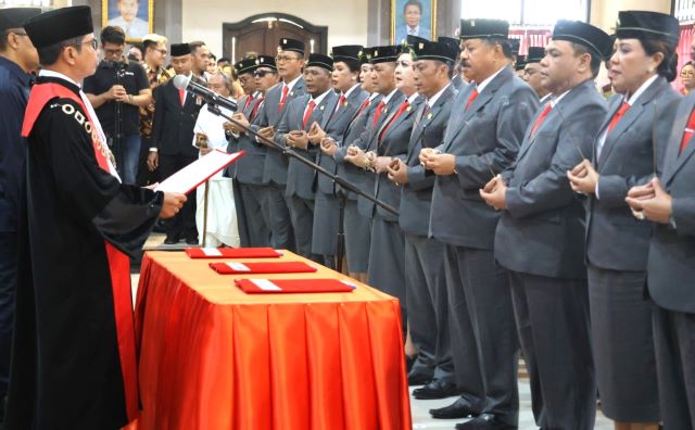 Politik Indonesia Berat Di Ongkos, Wakil Rakyat Rame-rame Gadaikan SK Ke Bank Foto : Ist
