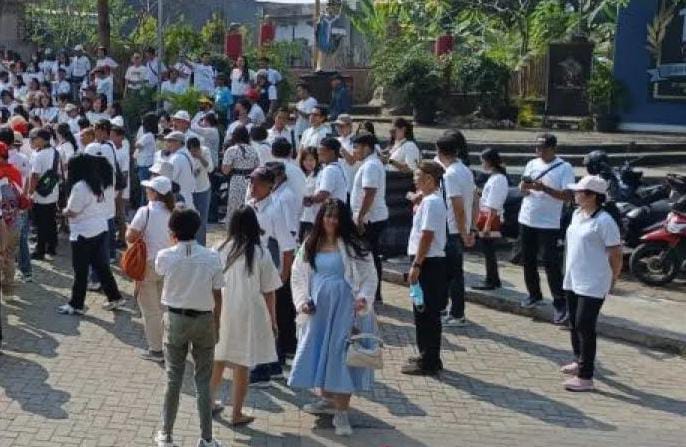 Ratusan Umat Katolik di Tangerang Ikuti Misa Akbar, Dikawal Polisi Foto : Ist