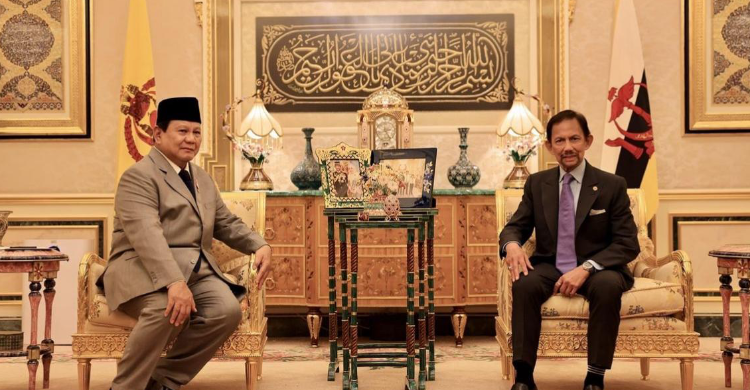 Setelah Ke Eropa Dan Timur Tengah, Kini Prabowo Mulai Keliling ASEAN Prabowo Dubianto bersama Sultan Halsanal Bolkiah. Foto : Ist