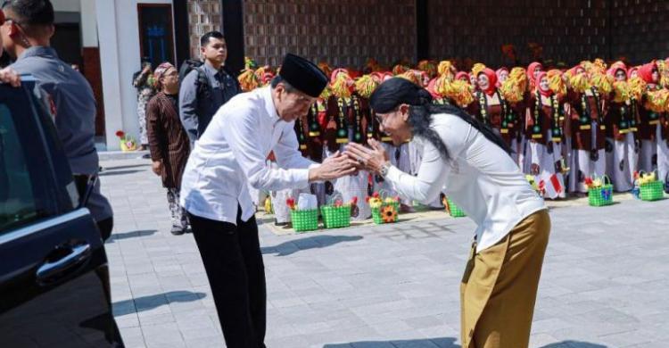 Setelah Pensiun, Jokowi Mau Istirahat Dulu 2 Minggu Di Solo Foto : Ist