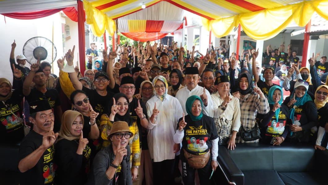 Airin-Ade Diyakini Dapat Atasi Ketimpangan Pembangunan di Banten Relawan The Patriot yang terdiri dari tokoh masyarakat dan pemuda di Kota Tangerang Selatan mendeklarasikan dukungan untuk pasangan Airin Rachmi Diany-Ade Sumardi di Pilkada Banten 2024. (Ist)