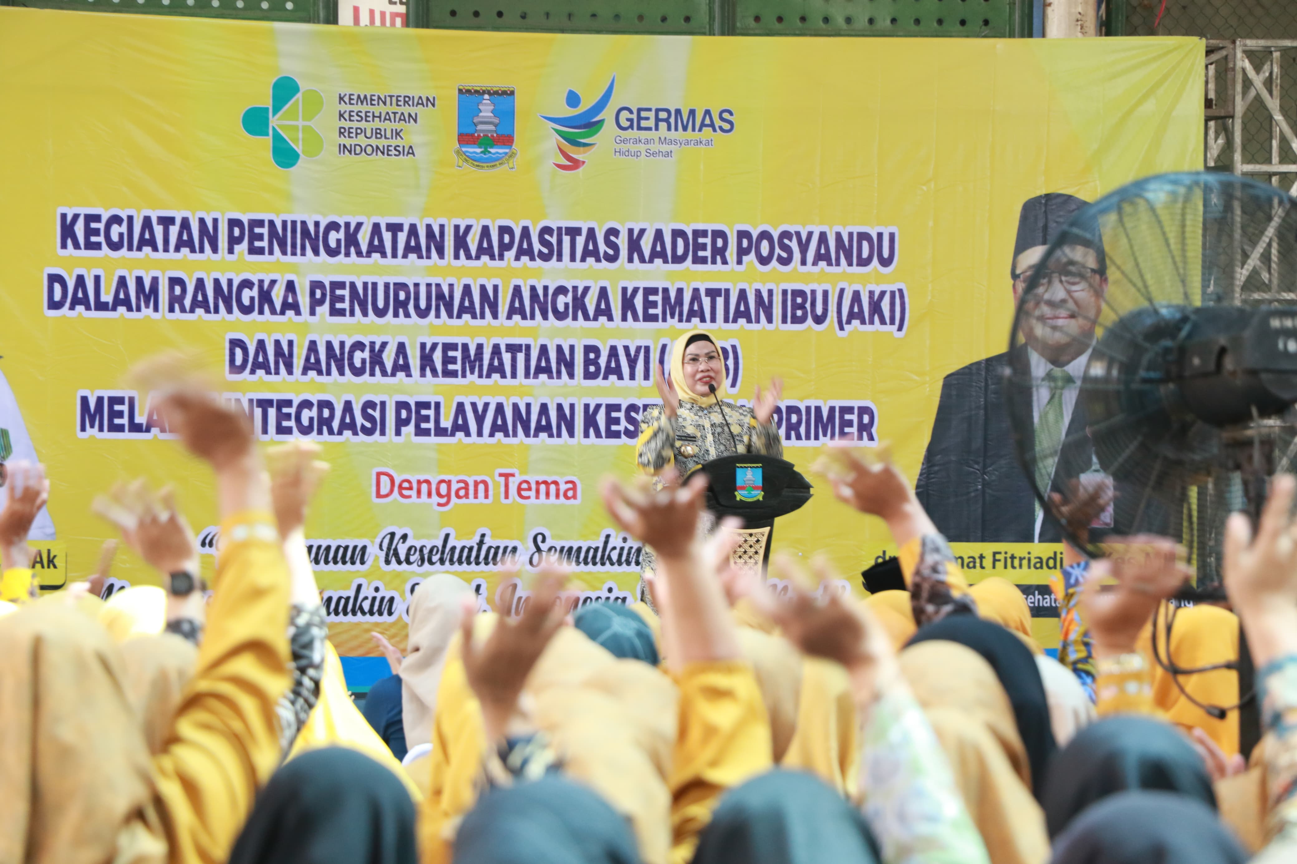 Angka Kematian Ibu dan Bayi Turun Tajam Bupati Serang Ratu Tatu Chasanah menghadiri Peningkatan Kapasitas Kader Posyandu dalam Rangka Penurunan AKI/AKB melalui Integritas Pelayanan Kesehatan Primer di Lapangan Tenis Indoor Setda Kabupaten Serang pada Kamis (31/10).