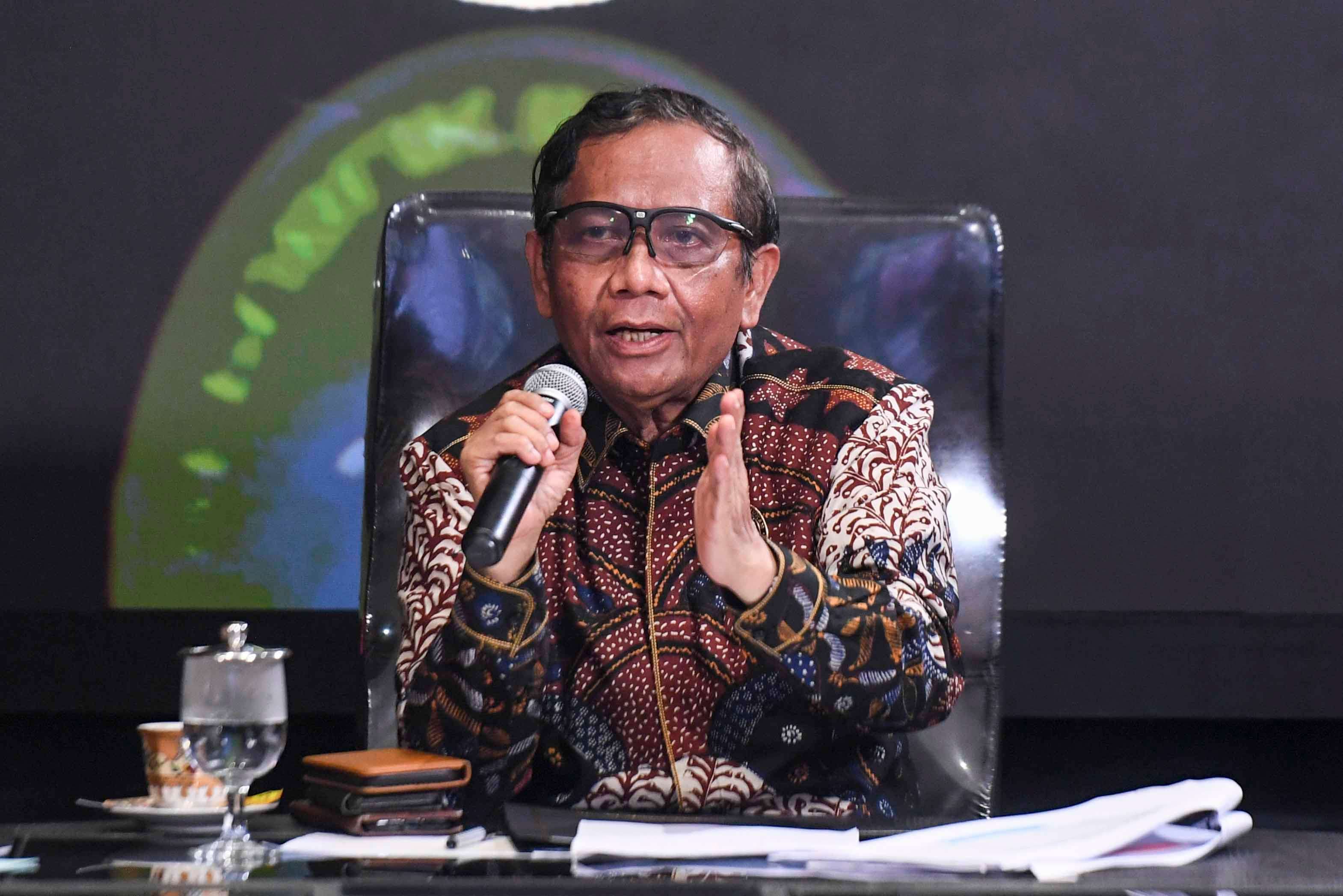 Batal Hadiri Pelantikan Presiden, Mahfud MD Pilih Tengok Ibunda Di Surabaya Foto : Ist