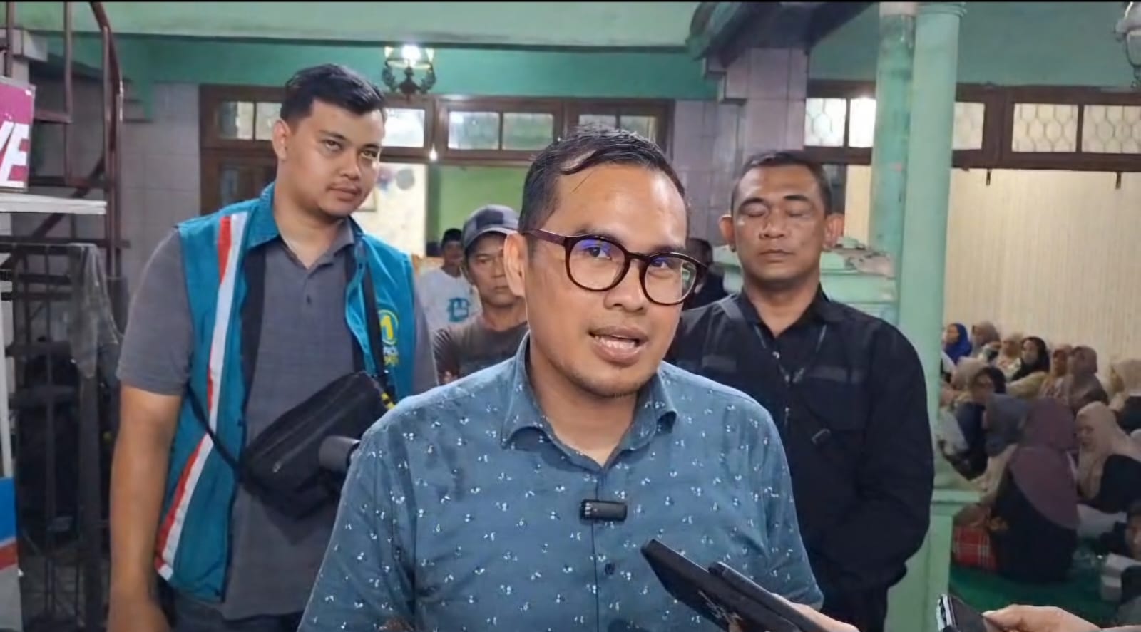 Beri Ruang Milennial & Gen-Z dalam Pembangunan, Pilar Ajak Kaula Muda Gunakan Hak Pilihnya Pilar Saga Ichsan saat berkampanye di wilayah Pondok Betung, Pondok Aren, Tangsel, Jumat (25/10). (Ist)