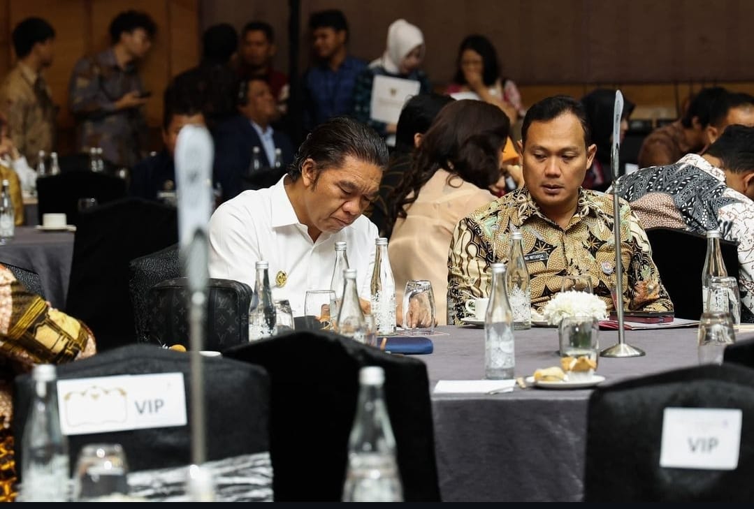 Indeks Keterbukaan Informasi Publik Tertinggi Kedua Se-Jawa Bali Penjabat Gubernur Banten Al Muktabar menghadiri launching IKIP Tahun 2024 di Hotel Pullman Jakarta Central Park, Kamis (17/10).