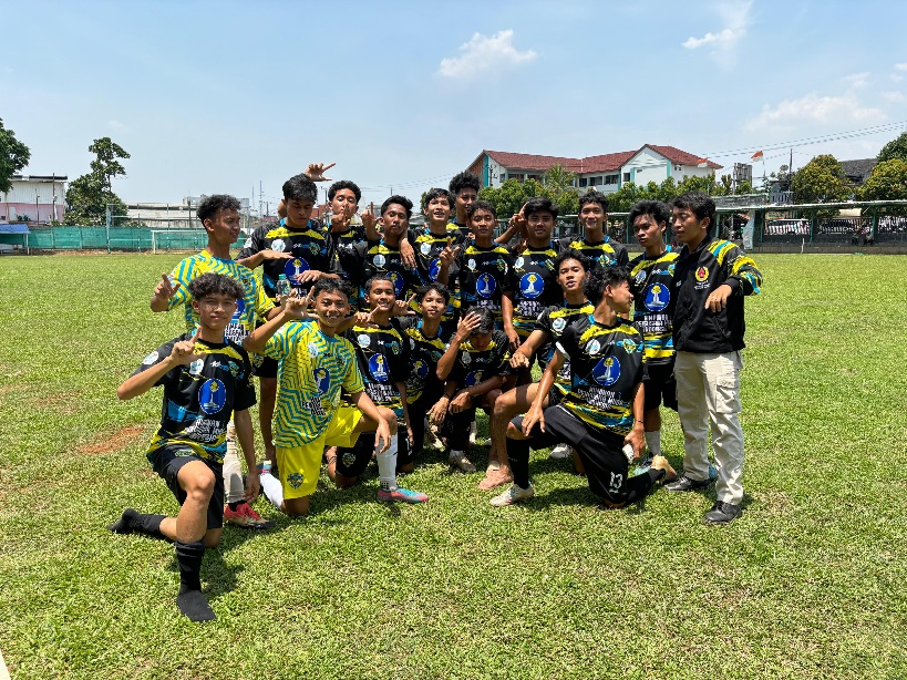Kecamatan Serpong Raih 3 Poin usai Kalahkan Ciputat di Sepak Bola Porkot Tangsel 2024 Kesebelasan Kecamatan Serpong. Foto ; Mg.ABI