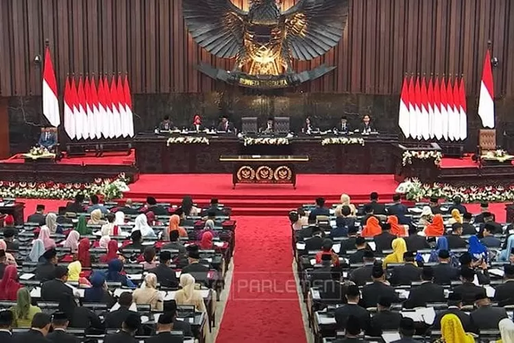 Laksanakan Janji Dan Sumpah Jabatan, Legislator Jangan Mikirin Balik Modal Pelantikan Anggota DPR 2024-2029. Foto : Ist
