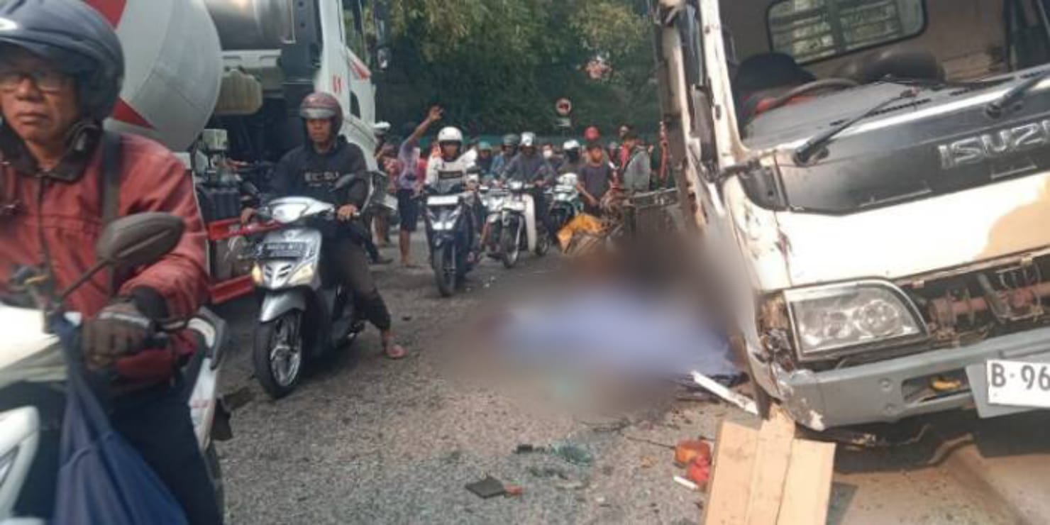 Nahas, Mahasiswi Tewas usai Terlibat Kecelakaan Beruntun di Jembatan Keranggan-Cisauk Foto : Ist