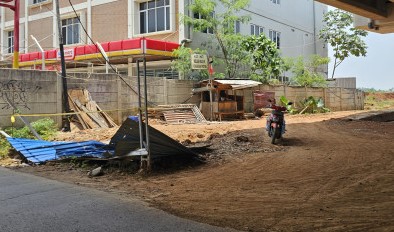 Nahas, Pekerja Proyek Tewas Tertimpa Beton Pembatas Jalan Flyover di Tangerang Foto : Ist