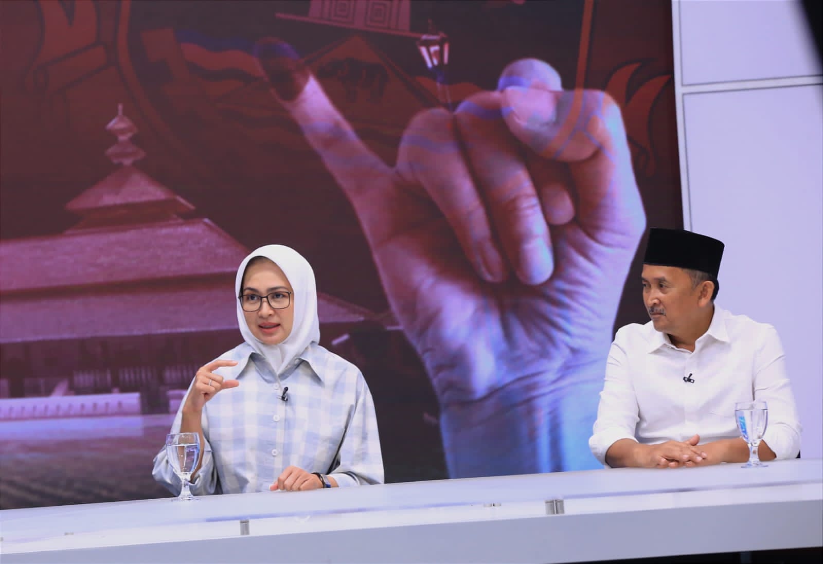 Pengalaman dan Silaturahmi Jadi Modal Airin-Ade Ist.