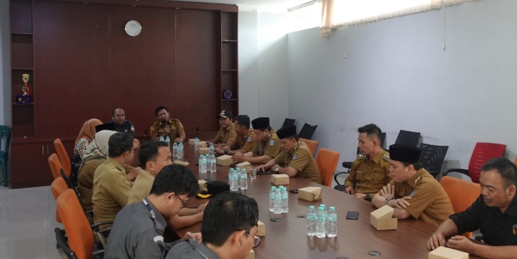 Pondok Kacang Timur Jadi Pilot Project Kelurahan Peduli Pilkada Bawaslu Bersama UMJ gelar rapat di Kecamatan PONDOK Aren, terkait pembanguan Kelurahan sadar Pilkad.(dra)