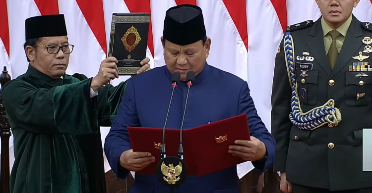 Prabowo Dan Gibran Bacakan Sumpah Saat Dilantik Jadi Presiden Dan Wakil Presiden Foto : Ist
