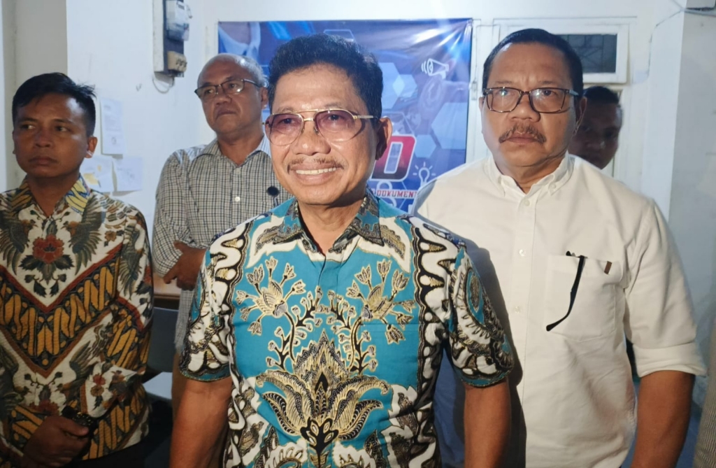 Sachrudin Bantah Terlibat Politik Uang Calon Wali Kota Tangerang, Sachrudin tampak mendatangi kantor Badan Pengawas Pemilihan Umum (Bawaslu) Kota Tangerang pada Minggu (20/10).(mg.2)