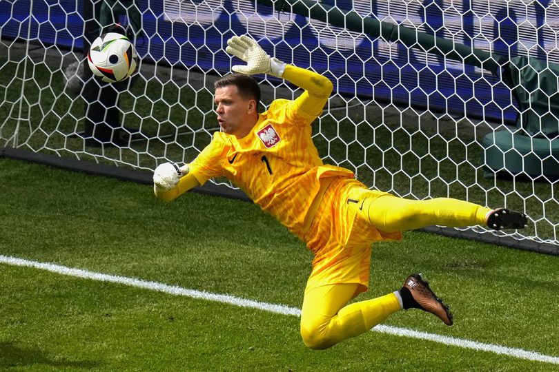 Sah, Kiper Wojciech Gabung Barcelona Foto : Ist