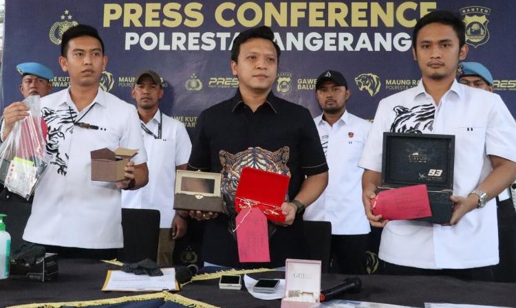 Selain Hiburan Malam, Mantan Kades di Tangerang yang Diduga Korupsi Juga Beli Barang Mewah Foto : Ist