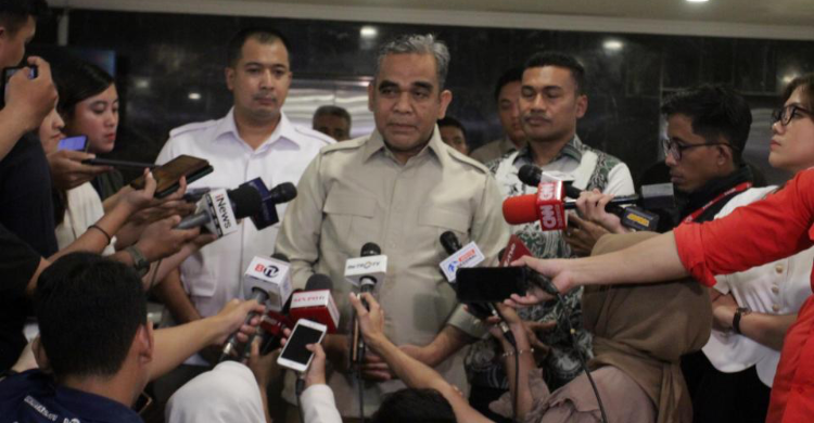 Semua Mantan Hingga Calon Presiden Dan Wapres Diundang Pelantikan Presiden Ketua MPR Ahmad Munzani saat memberikan konferensi pers. Foto : Ist