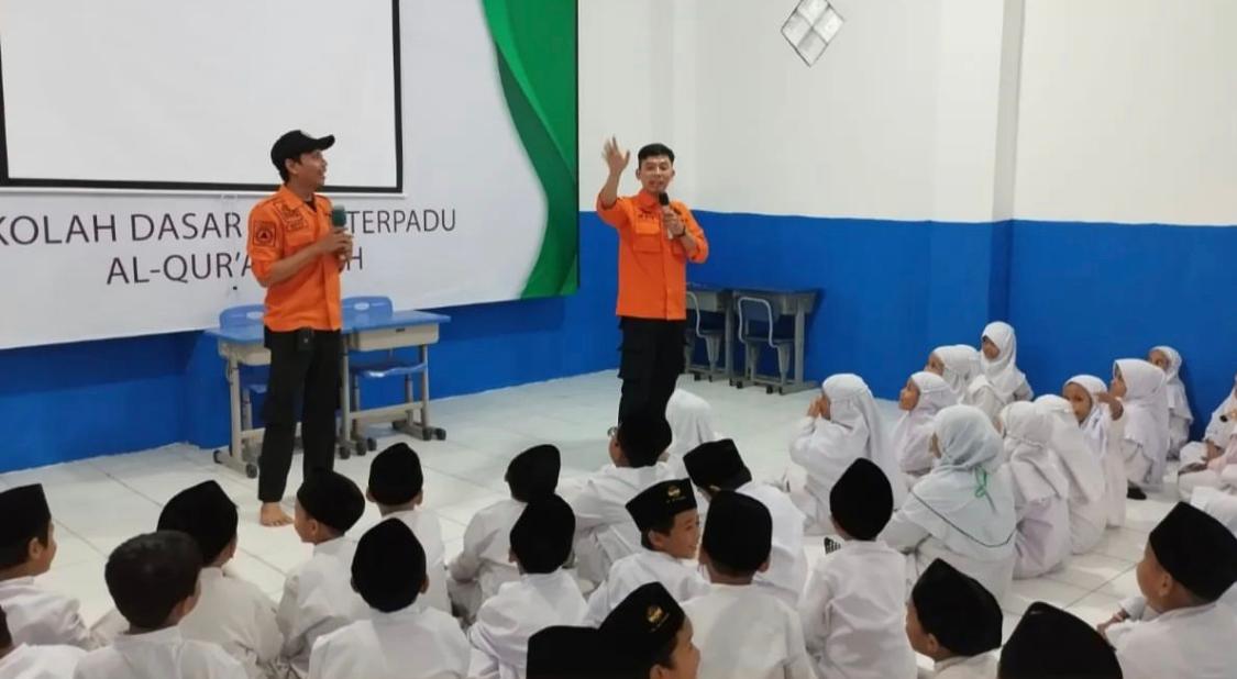 Sosialisasi Gempa Megathrust Sasar Sekolah & Perkantoran BPBD Kota Tangsel lakukan kegiatan sosialsiasi bencana gempat ke kalangan pelajar.(dra)