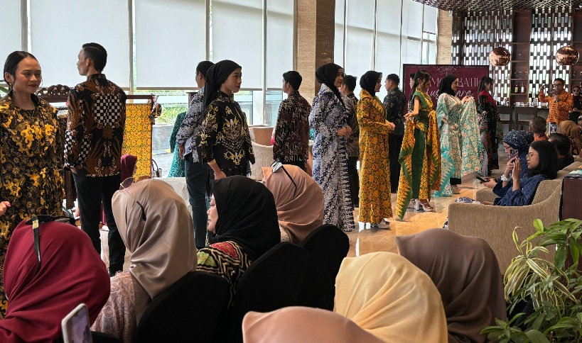 Swiss-Belhotel Serpong Rayakan Hari Batik dengan Harmoni Batik Nusantara Foto : Mg.Abi