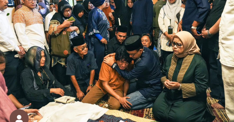 Takziyah Ke Rumah Duka Foto : Ist