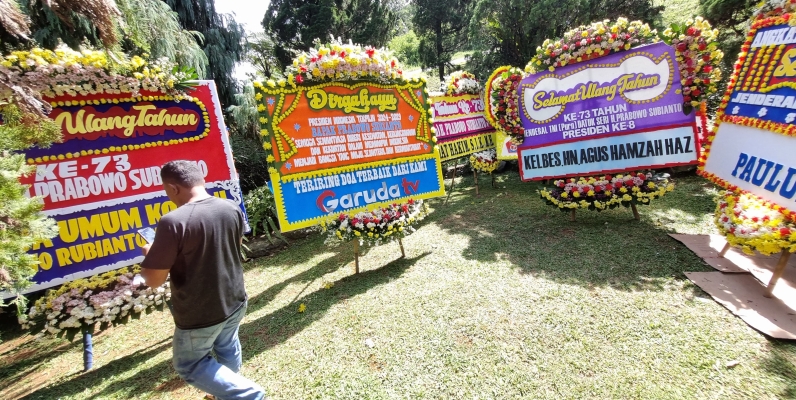 Ultah Ke 73, Rumah Prabowo Dipenuhi Karangan Bunga Foto : Ist