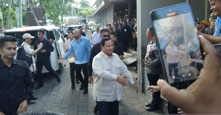 Dari Marauke Presiden Prabowo Lanjut Ke Bali Presiden Prabowo saat tiba di Bali. Foto : Ist