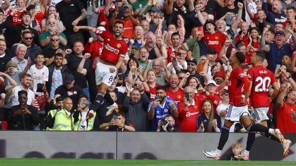 Hasil Liga Europa: MU Dan Chelsea Menang, Spurs Ditahan Imbang Selebrasi skuad MU. Foto : Ist