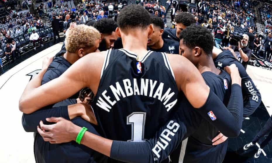 Laga NBA Cup 2024-2025 Tim basket San Antonio Spurs. Foto ,: Ist